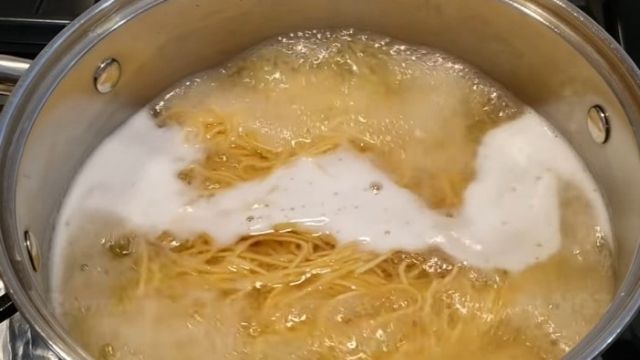 Dry Noodles Boil