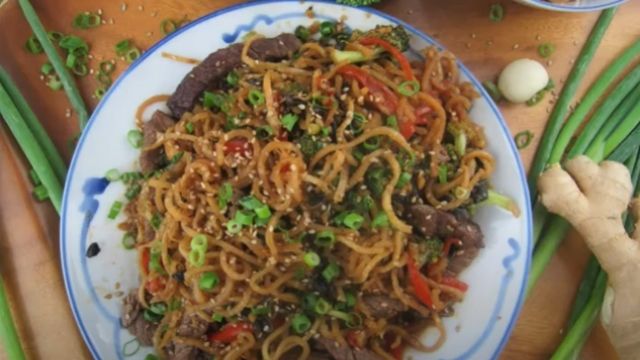 Recipe for Gingery Pumfu Kohlrabi Noodles
