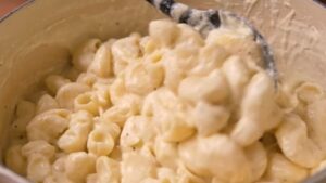 4 Similar Mike's Farm Mac And Cheese Recipe (Creamy, Stovetop, Classic, And Baked)