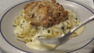 3 Best Olive Garden Fettuccine Alfredo Recipe With Chicken, Shrimp, And Broccoli