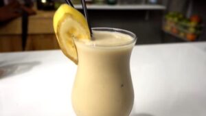Classic Banana Mudslide Cocktail Recipe